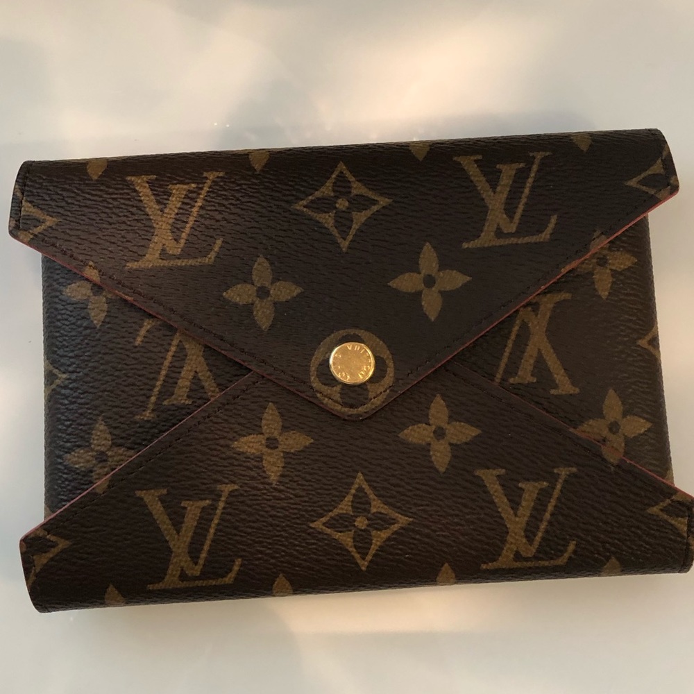 Louis Vuitton Medium Pouch. Perfect Condition.
